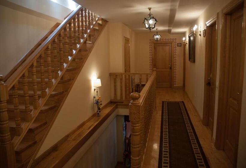 هتل روستایی Posada Sobrevilla