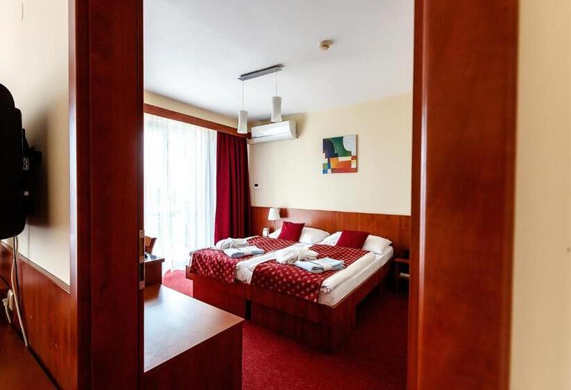 בית מלון כפרי Senec Aqua Resort