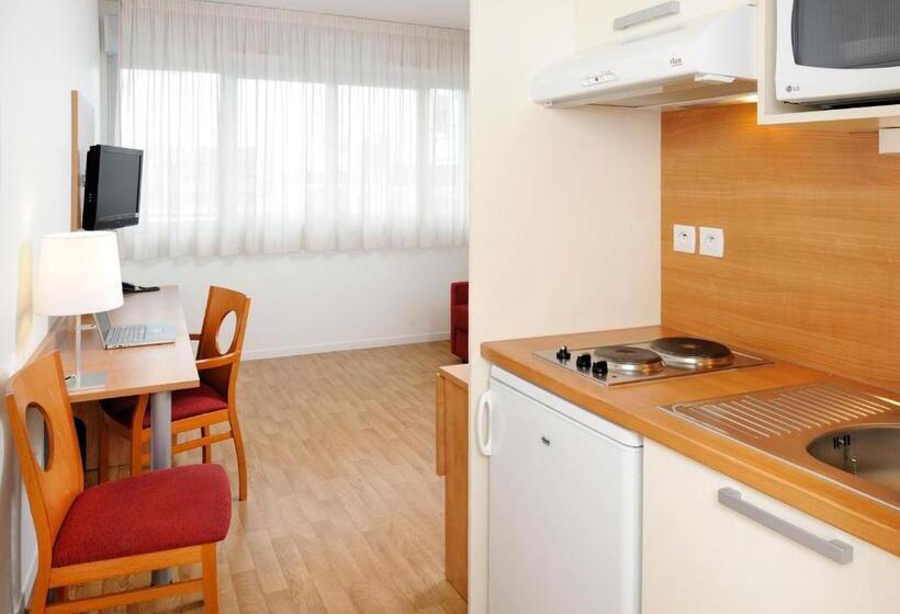 Отель Séjours & Affaires Rennes Longs Champs