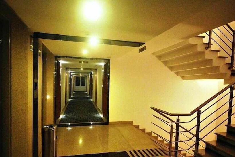 호텔 Srinivas Saffron