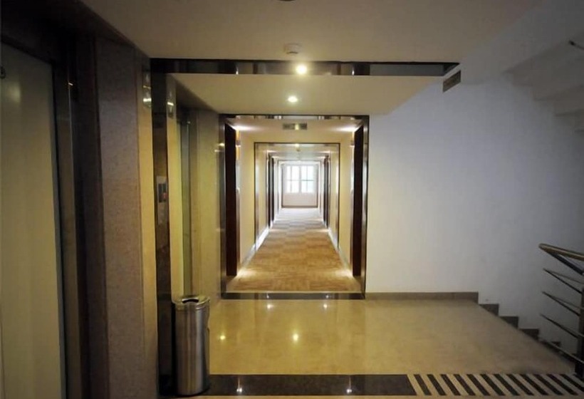 호텔 Srinivas Saffron