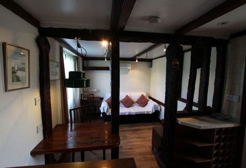 Отель Strenneth