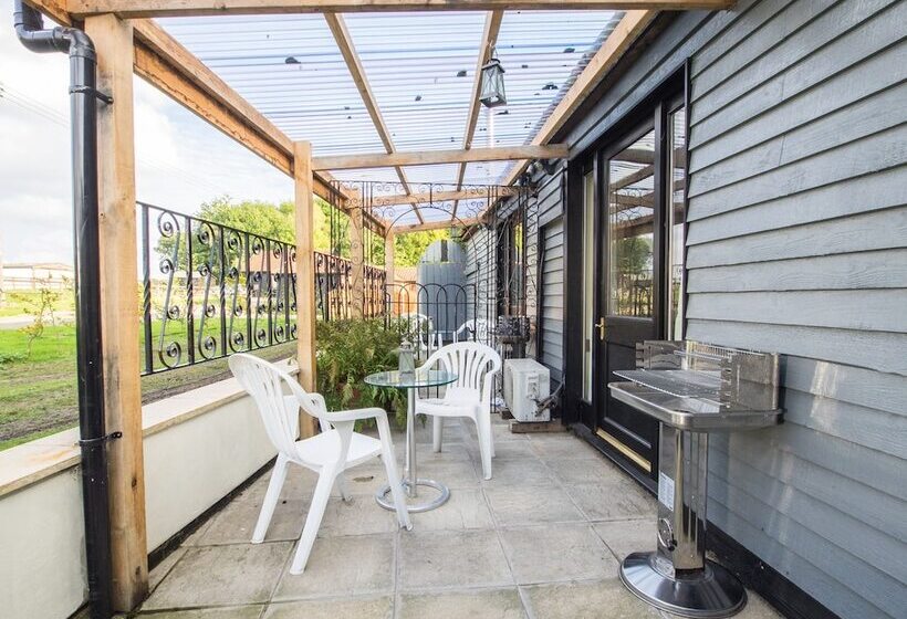 Отель Strenneth