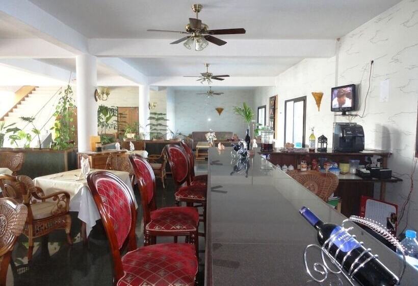 בית מלון כפרי Sunny Golf