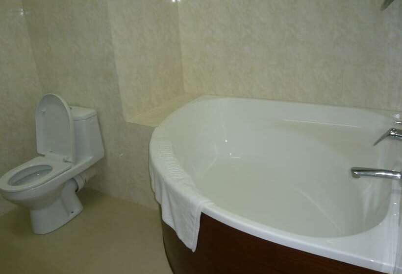 בית מלון כפרי Sunny Golf