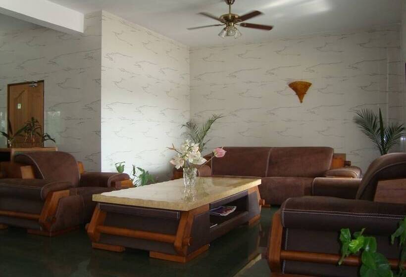 בית מלון כפרי Sunny Golf