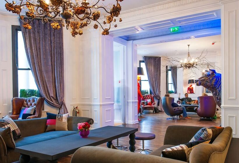 בית מלון כפרי The Exhibitionist