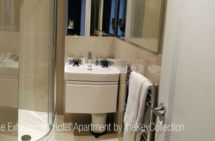 בית מלון כפרי The Exhibitionist