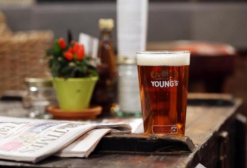 Отель The Foley