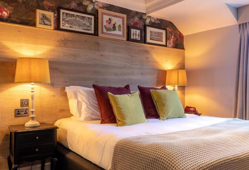 Отель The Foley