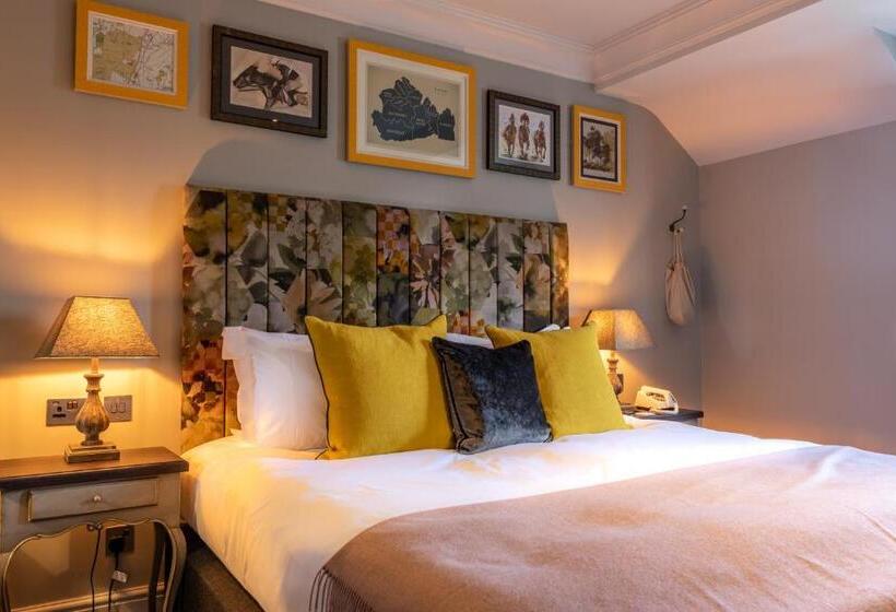 Отель The Foley