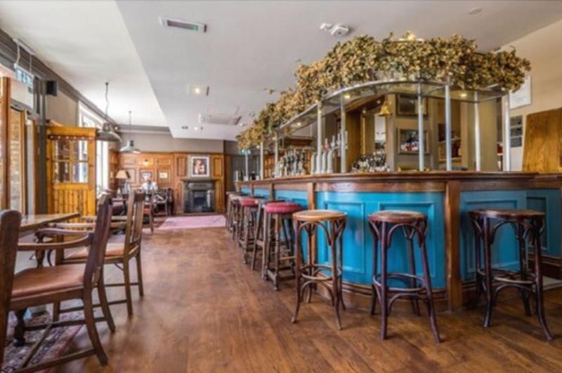 Отель The Foley