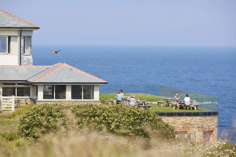 Отель The Lewinnick Lodge