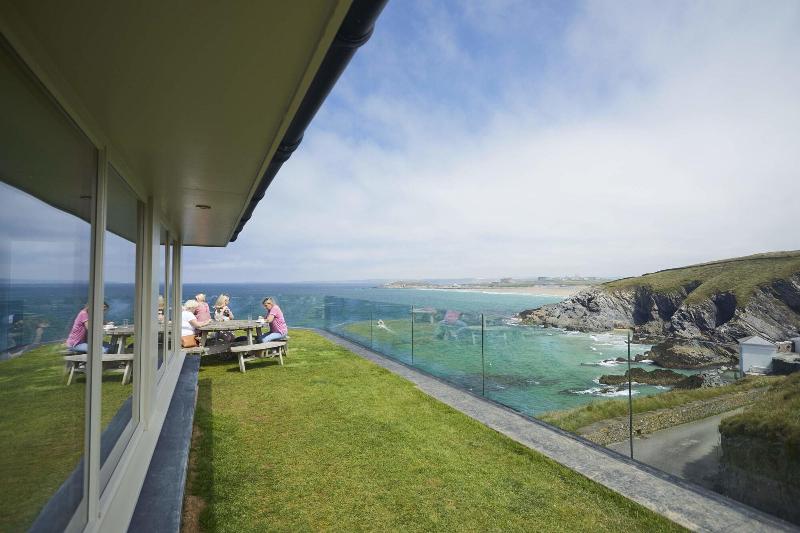 Отель The Lewinnick Lodge