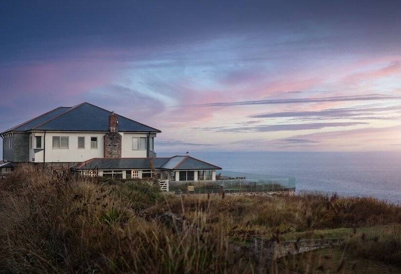 Отель The Lewinnick Lodge