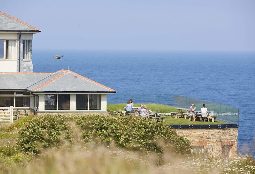 Отель The Lewinnick Lodge