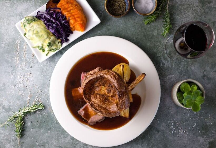 Отель The Lewinnick Lodge