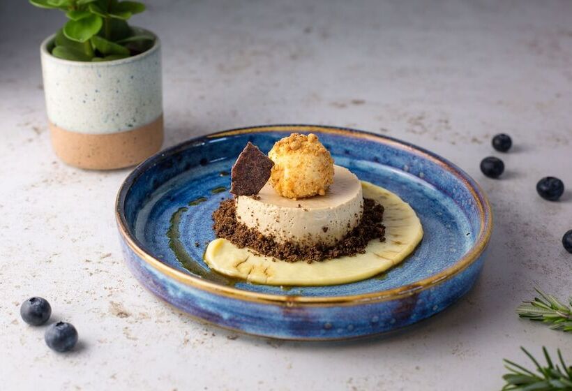 Отель The Lewinnick Lodge