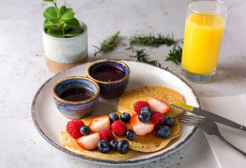 Отель The Lewinnick Lodge