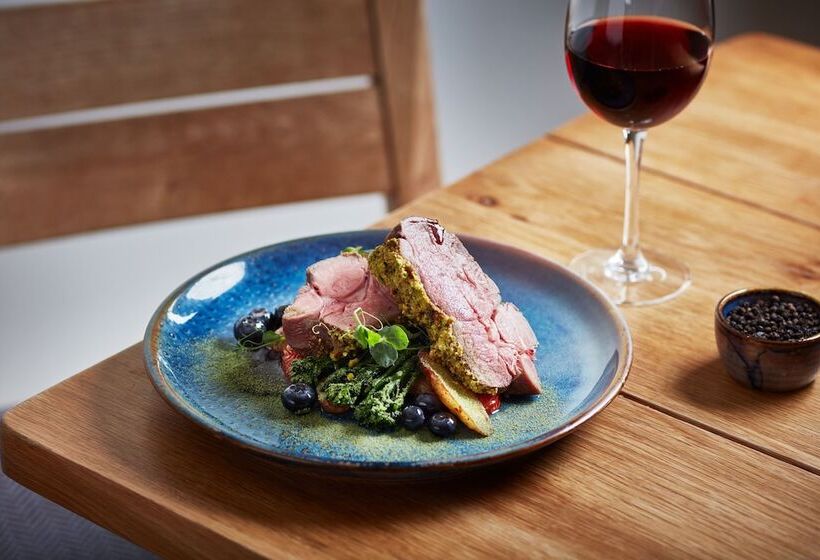 Отель The Lewinnick Lodge