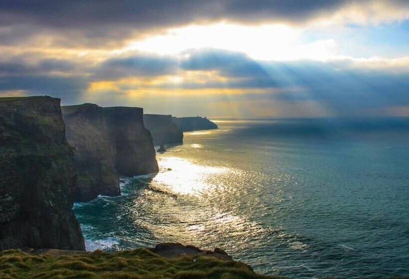 בית מלון כפרי The Old Cable Historic House