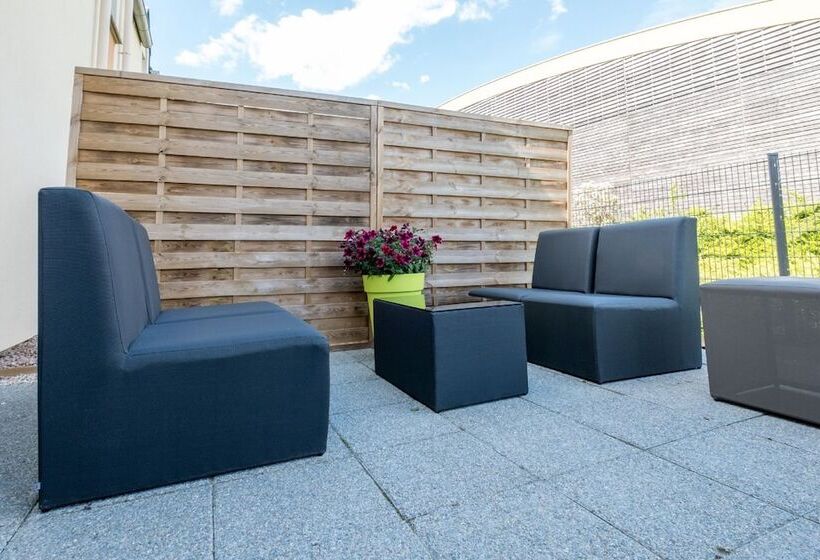 ホテル The Originals City, Hôtel Acadine, Le Neubourg