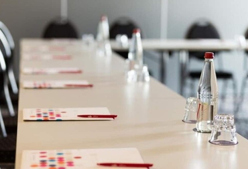 ホテル The Originals City, Hôtel Acadine, Le Neubourg