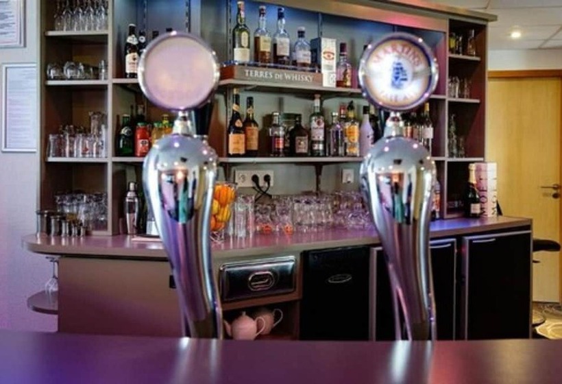 ホテル The Originals City, Hôtel Acadine, Le Neubourg