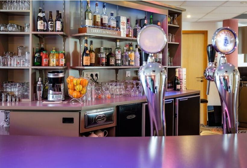 ホテル The Originals City, Hôtel Acadine, Le Neubourg