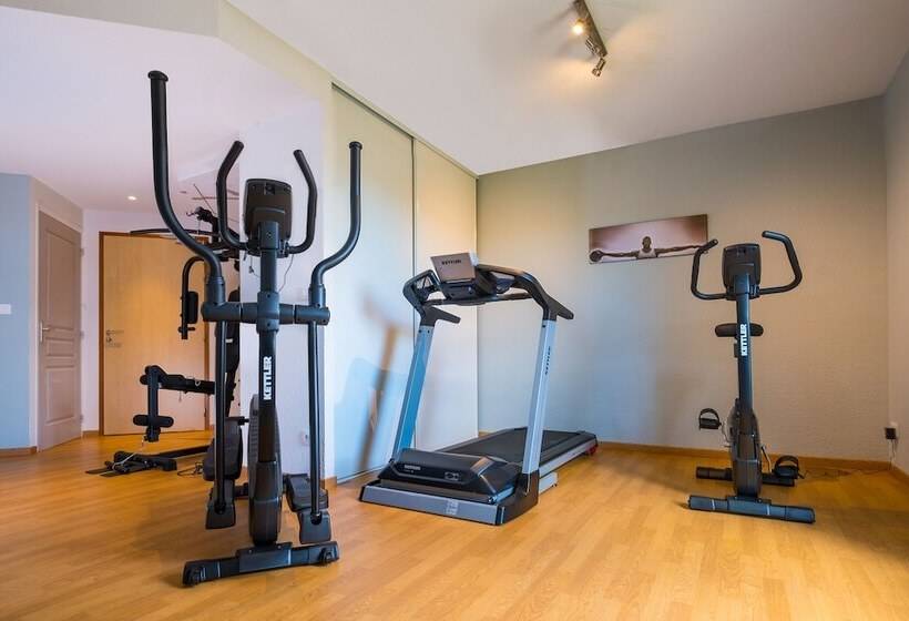 ホテル The Originals City, Hôtel Acadine, Le Neubourg