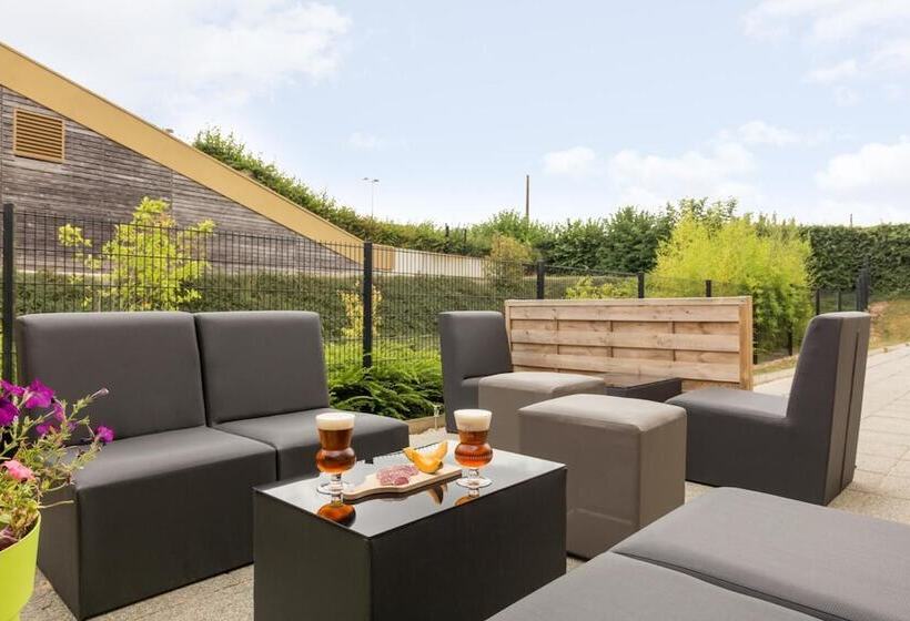 ホテル The Originals City, Hôtel Acadine, Le Neubourg