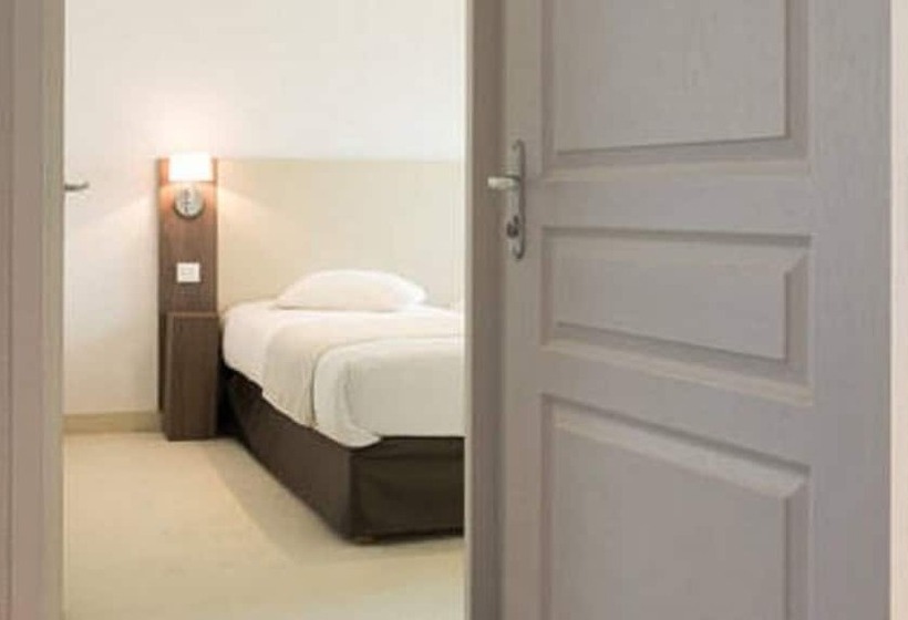 ホテル The Originals City, Hôtel Acadine, Le Neubourg