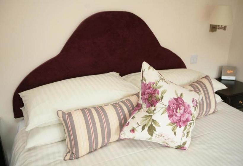 فندق The Ship Inn