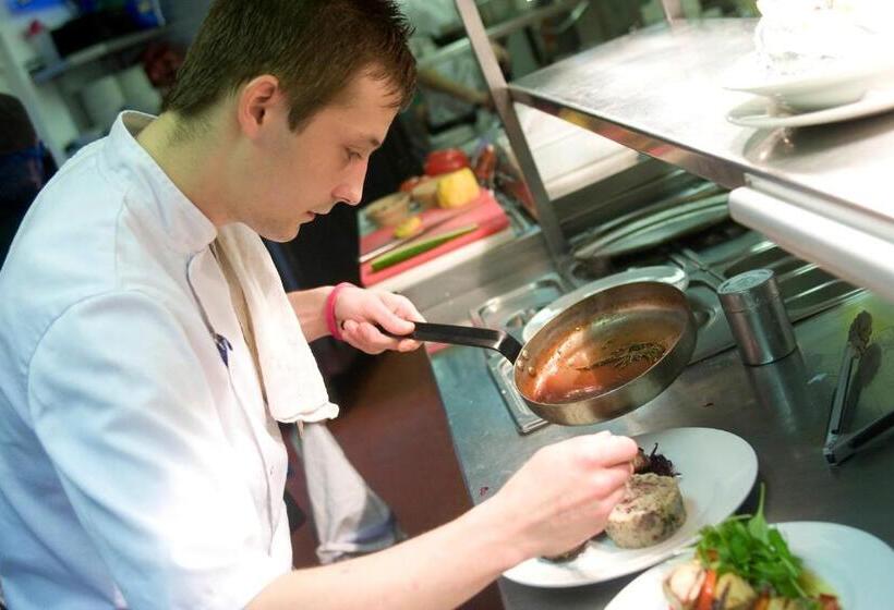 فندق The Ship Inn