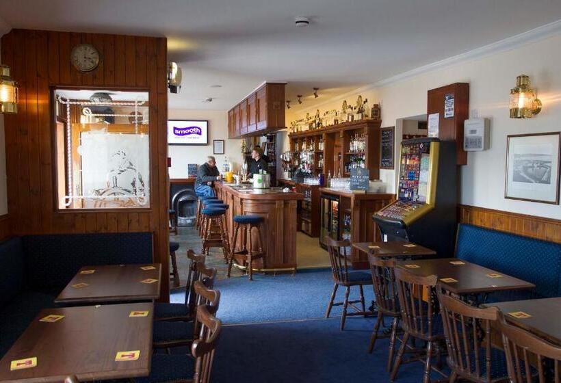 فندق The Ship Inn