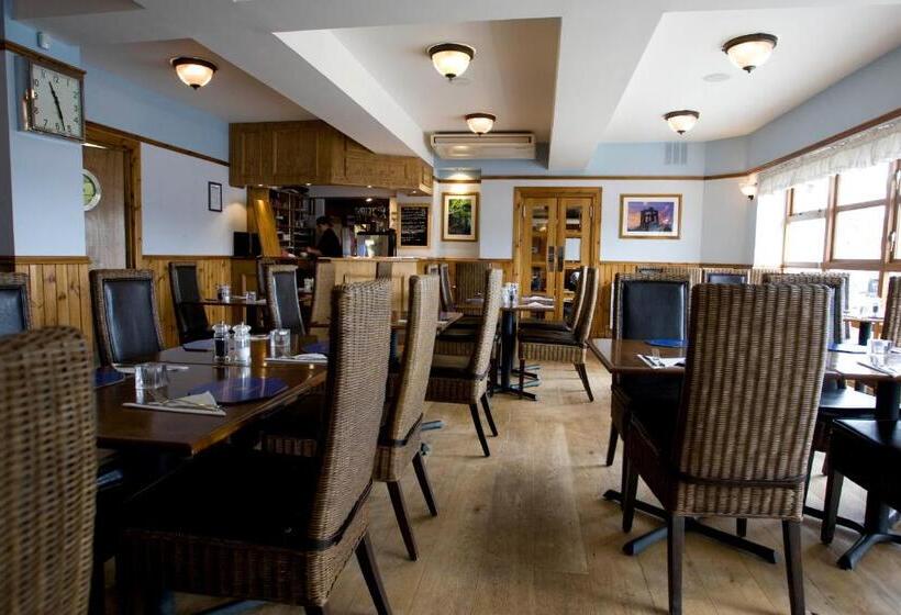 בית מלון כפרי The Ship Inn