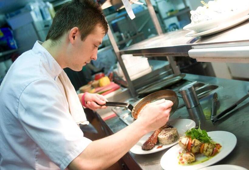 فندق The Ship Inn