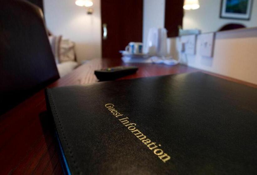 فندق The Ship Inn