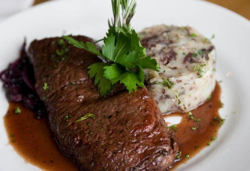 فندق The Ship Inn