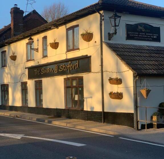 Отель The Swan Inn Salisbury