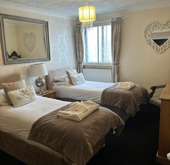 Отель The Swan Inn Salisbury