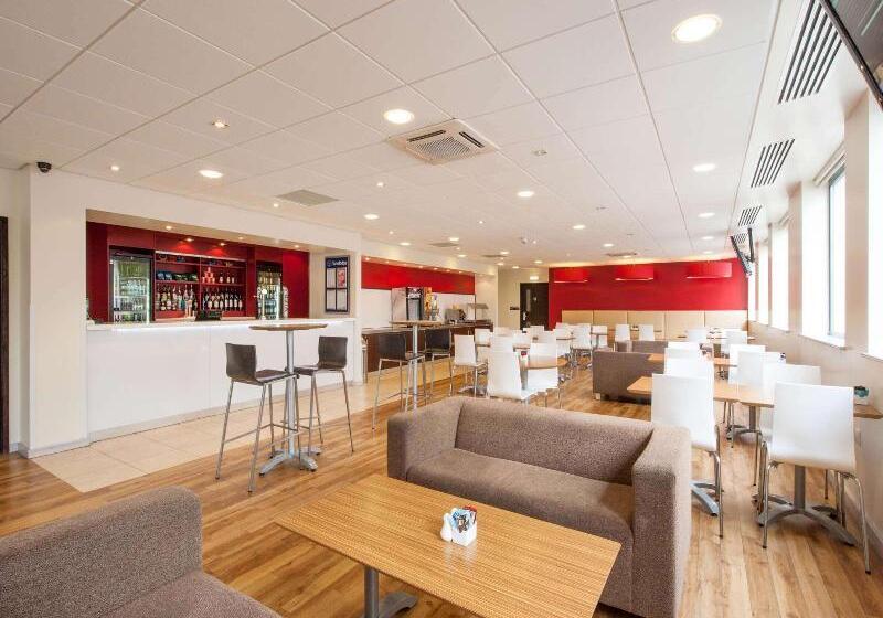 酒店 Travelodge Woking Central