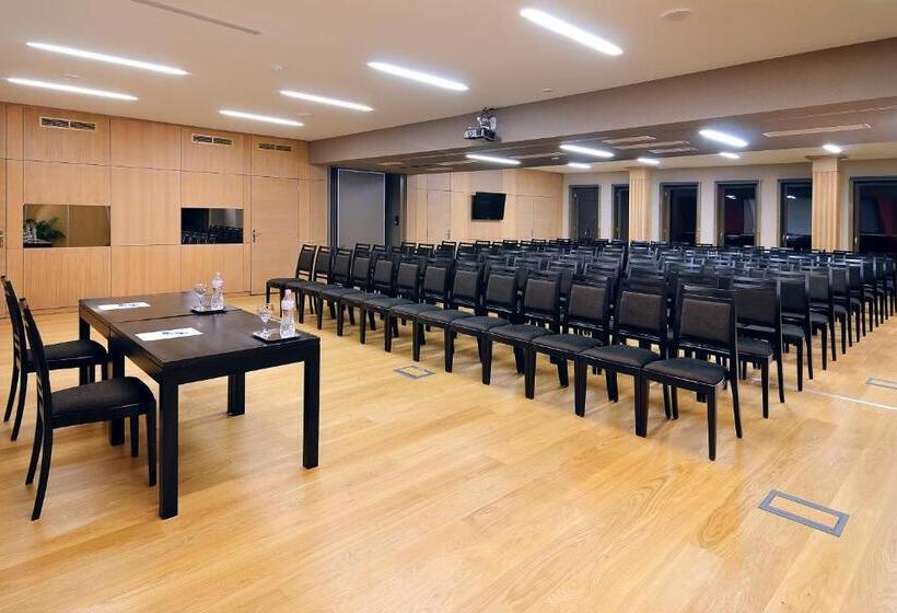 Отель Visegrád