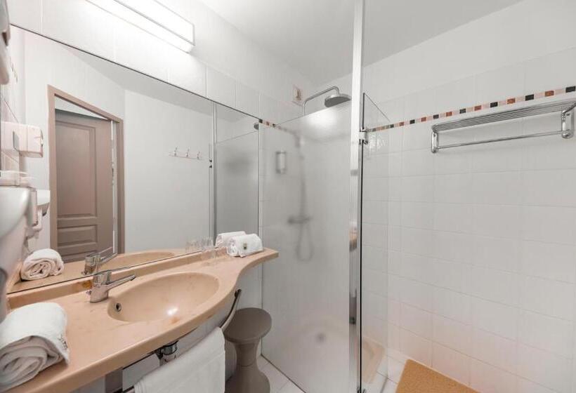 Logis La Bastide De Grignan Hotel & Restaurant La Chênaie