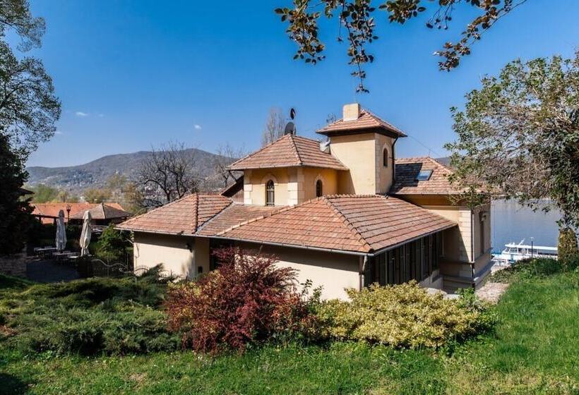 Mr. Görgey Art Hotel & Bisztró