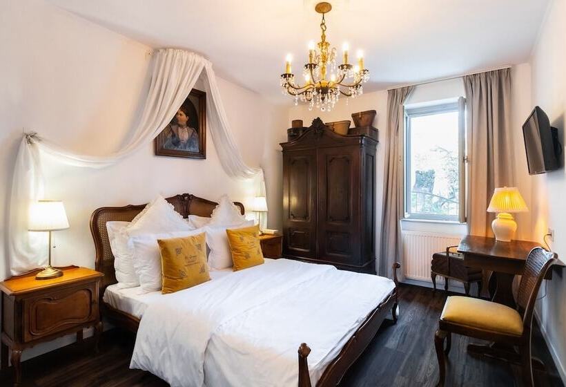 Mr. Görgey Art Hotel & Bisztró