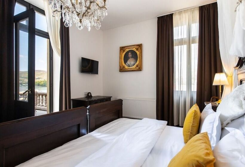 Mr. Görgey Art Hotel & Bisztró