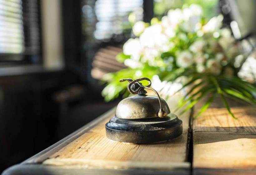 Mr. Görgey Art Hotel & Bisztró