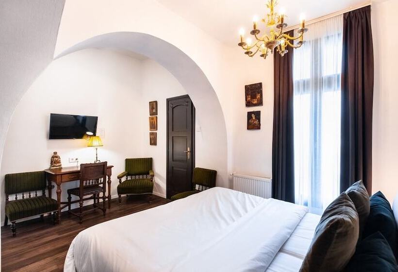 Mr. Görgey Art Hotel & Bisztró