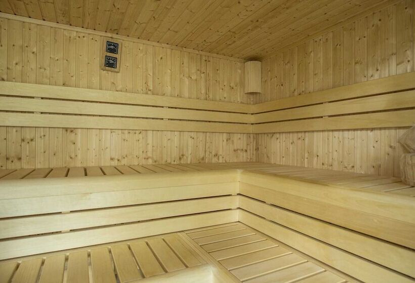 Mr. Görgey Art Hotel & Bisztró